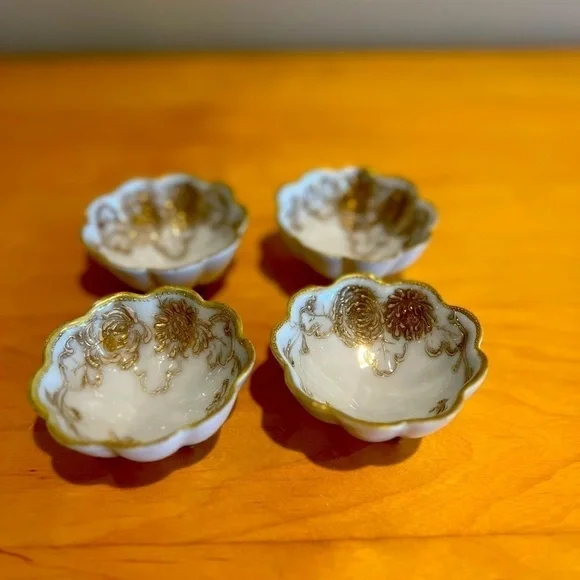 ANTIQUE 1910-1915 Hand-painted Gilded Nagoya SNB Nippon 3-toed Sauce Bowls (4) - Picture 1 of 6